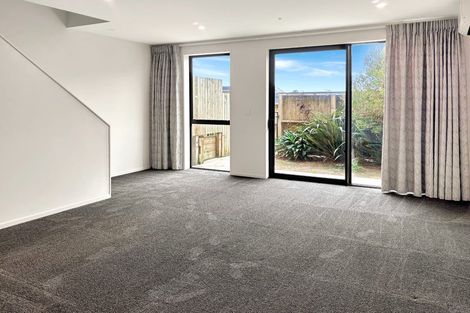 Photo of property in 62 Spenmoor Street, Newlands, Wellington, 6037