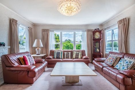 Photo of property in 4 Meadowvale Avenue, Forrest Hill, Auckland, 0620