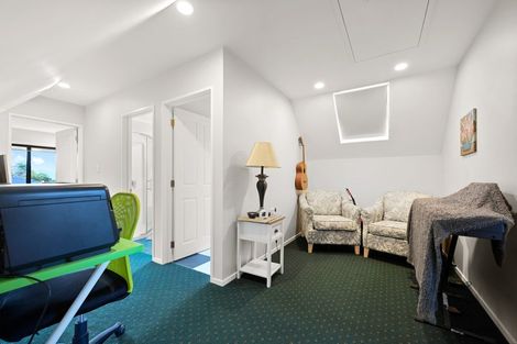 Photo of property in 6 Fencourt Place, Rototuna North, Hamilton, 3210