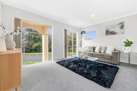 Photo of property in 97 Baverstock Road, Flat Bush, Auckland, 2016