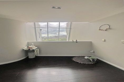 Photo of property in 2 Bucklands Beach Road, Bucklands Beach, Auckland, 2012