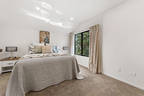 Photo of property in 2c Meadway, Sunnyhills, Auckland, 2010