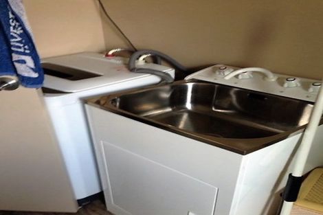 Photo of property in 1/3 Coates Street, Hamilton East, Hamilton, 3216