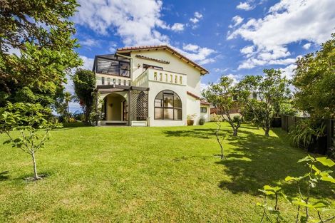 Photo of property in 24 Coronation Road, Hillcrest, Auckland, 0627