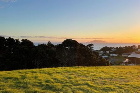 Photo of property in 5 Starlight Place, Langs Beach, 0582