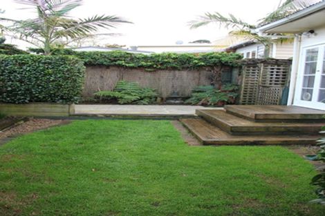 Photo of property in 14 Huapai Street, Onehunga, Auckland, 1061