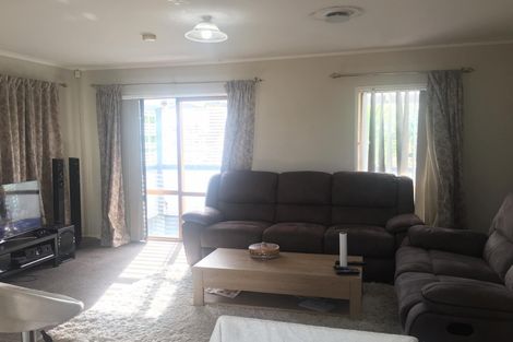 Photo of property in 91 Hyperion Drive, Randwick Park, Auckland, 2105