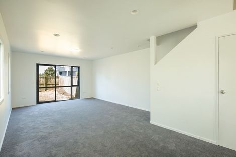 Photo of property in 7/6 John Jennings Drive, Oteha, Auckland, 0632