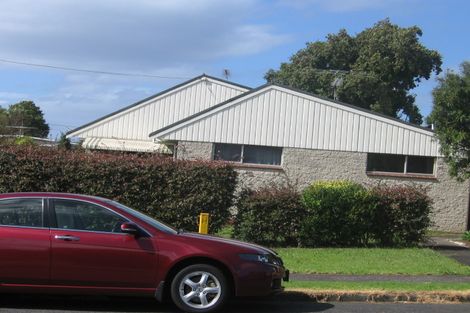 Photo of property in 2/11 Thornton Road, Milford, Auckland, 0620