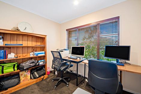 Photo of property in 11 Walter Haddrell Crescent, Flat Bush, Auckland, 2016