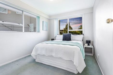 Photo of property in 33 Tiroroa Avenue, Te Atatu South, Auckland, 0610