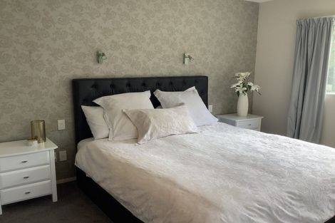 Photo of property in 5 Bishop Street, Green Bay, Auckland, 0604