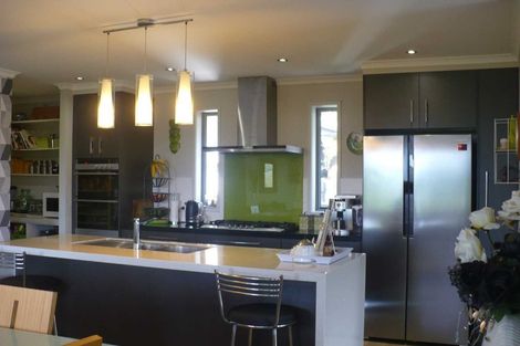 Photo of property in 8 Fendalton Place, Hatfields Beach, Orewa, 0931