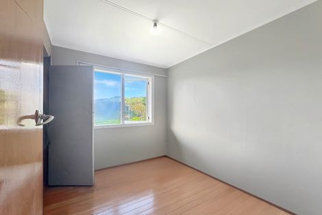 Photo of property in 21 Richmond Hill, Glenside, Wellington, 6037