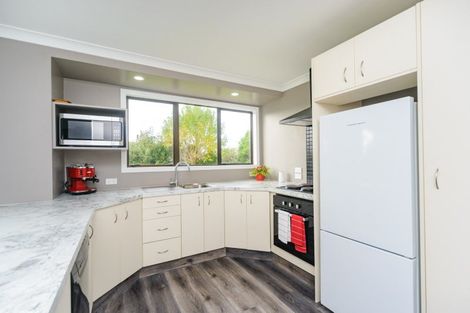 Photo of property in 8 Adams Place, Kelvin Grove, Palmerston North, 4414