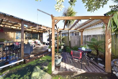 Photo of property in 2/82 Lincoln Road, Hillmorton, Christchurch, 8024