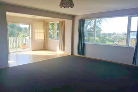 Photo of property in 50 Weatherly Road, Torbay, Auckland, 0630