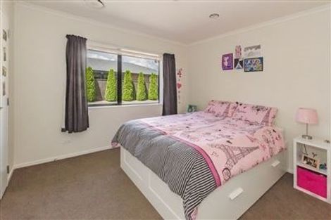 Photo of property in 8 Gandalf Crescent, Paraparaumu, 5032