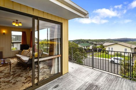 Photo of property in 58 Chapman Street, Newlands, Wellington, 6037