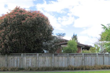 Photo of property in 76 Tamatea Road, Taupo, 3330