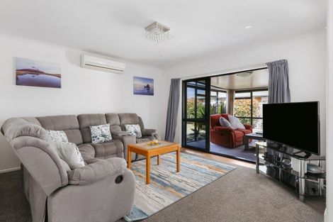 Photo of property in 34 Mcleod Place, Papamoa Beach, Papamoa, 3118