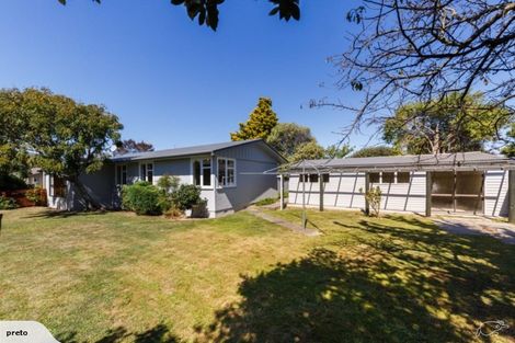 Photo of property in 10 Mokau Place, Terrace End, Palmerston North, 4410