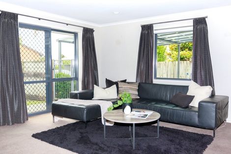 Photo of property in 112 Saint James Drive, Huntington, Hamilton, 3210