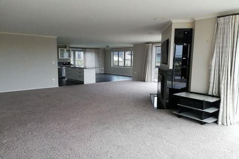 Photo of property in 13 Ruske Place, Grandview Heights, Hamilton, 3200