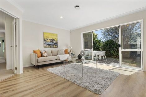 Photo of property in 28 Craigavon Drive, East Tamaki, Auckland, 2013