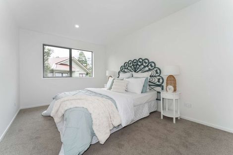 Photo of property in 6d Buisson Glade, West Harbour, Auckland, 0618
