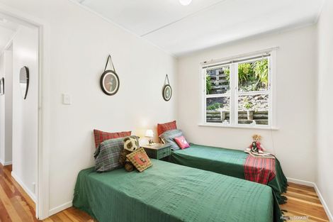 Photo of property in 27 Ahuriri Street, Strathmore Park, Wellington, 6022