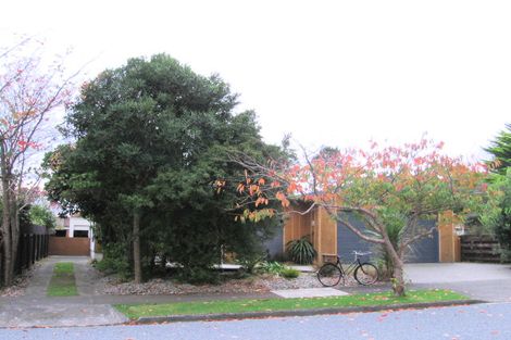 Photo of property in 19 Tawa Street, Waikanae, 5036