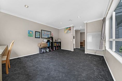 Photo of property in 28 Franshell Crescent, East Tamaki, Auckland, 2013
