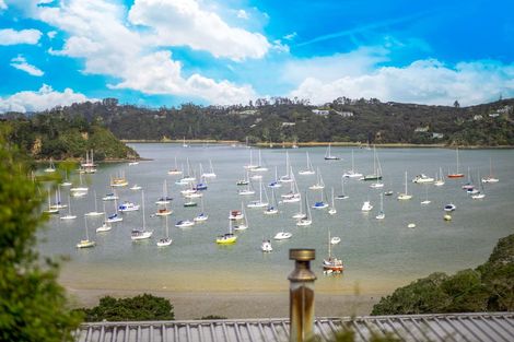 Photo of property in 18 Brind Road, Russell, 0202