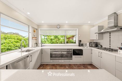 Photo of property in 73 Tirohanga Road, Tirohanga, Lower Hutt, 5010