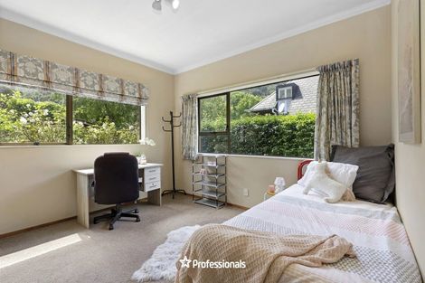 Photo of property in 2 Lady Bell Grove, Lowry Bay, Lower Hutt, 5013