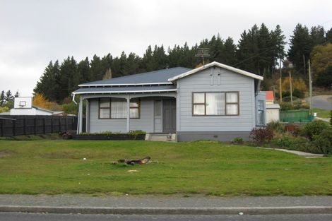 Photo of property in 66 Salcombe Street, Kaitangata, 9210