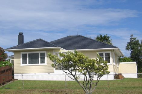 Photo of property in 1 Elcoat Avenue, Henderson, Auckland, 0612