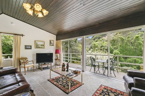 Photo of property in 11a Kamla Way, Khandallah, Wellington, 6035