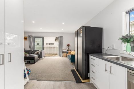 Photo of property in 59b Larsen Crescent, Tawa, Wellington, 5028