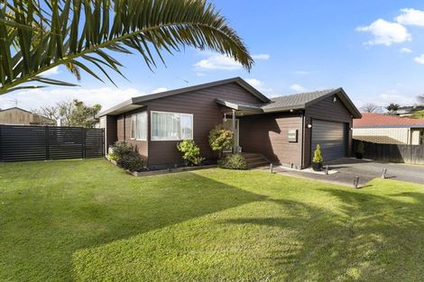 Photo of property in 75 Kamara Road, Glen Eden, Auckland, 0602