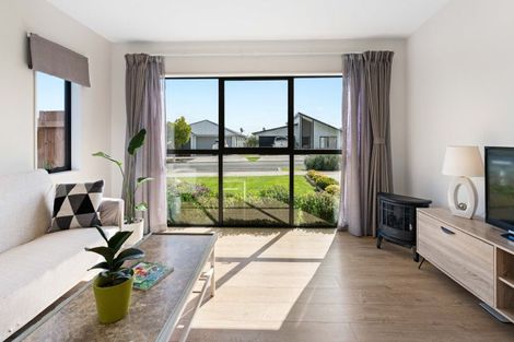 Photo of property in 24 Opouatu Avenue, Glenbrook, Waiuku, 2681