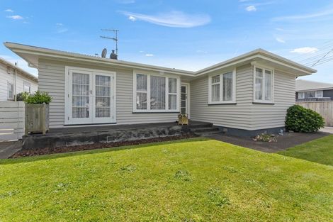 Photo of property in 26 Egmont Street, Hawera, 4610