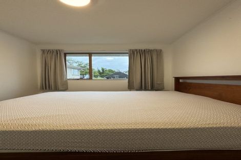 Photo of property in 2/38 Ballater Place, Highland Park, Auckland, 2010