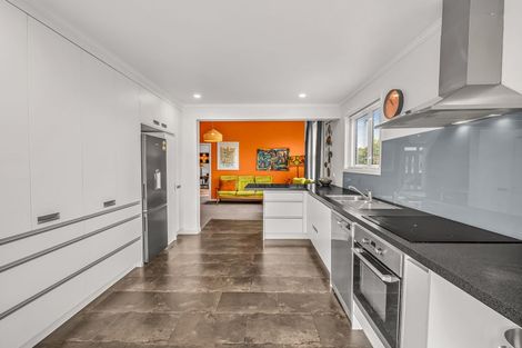 Photo of property in 30 Signal Street, Marton, 4710