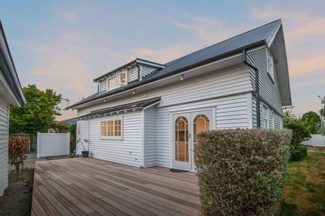 Photo of property in 33 Kotare Street, Fendalton, Christchurch, 8041