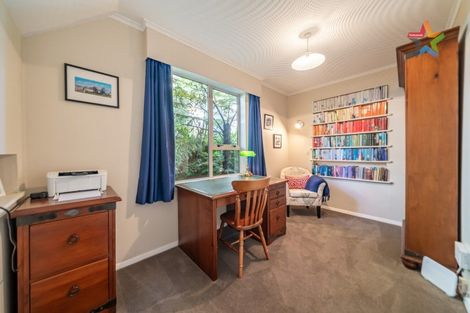 Photo of property in 14 Te Whiti Grove, Korokoro, Lower Hutt, 5012