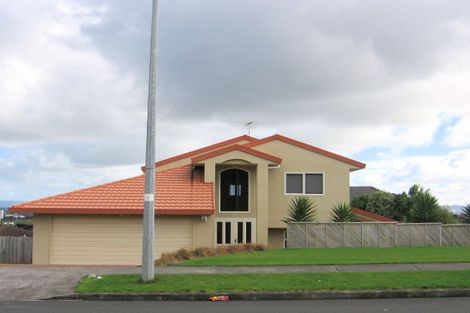 Photo of property in 17 Ribbonwood Crescent, Goodwood Heights, Auckland, 2105