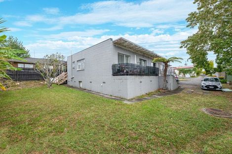 Photo of property in 4/92 Titirangi Road, New Lynn, Auckland, 0600