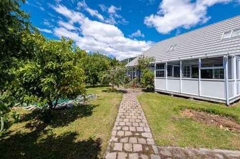 Photo of property in 215a Waikawa Road, Waikawa, Picton, 7220